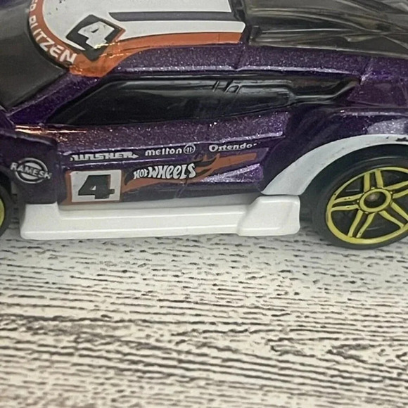 2010 Mattel Hot Wheels Super Biltzen Collectable Scale 1:64 - Picture 8 of 10